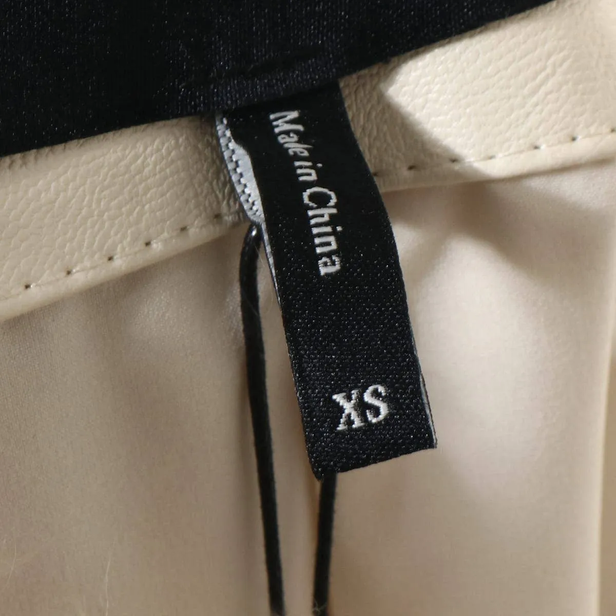 BCBG Max Azria Abrigo
