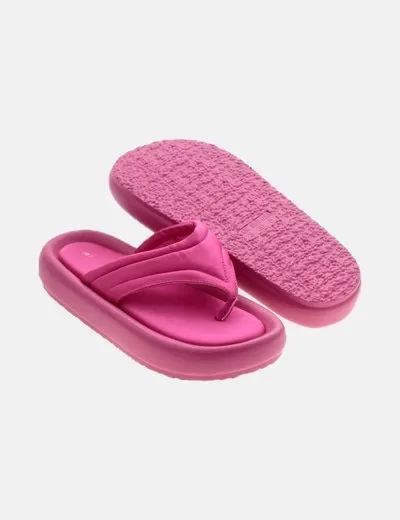 Bershka Chanclas rosa fucsia plataforma