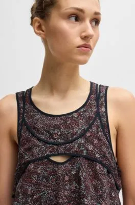 Blusa regular fit sin mangas con detalle solapado