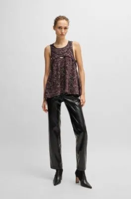 Blusa regular fit sin mangas con detalle solapado