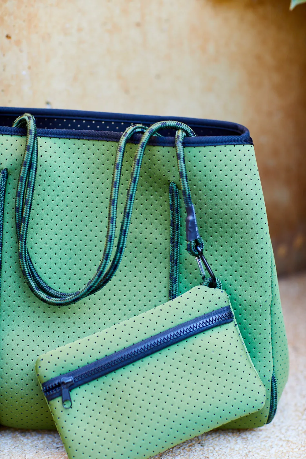 BOLSO DE NEOPRENO NEO  VERDE