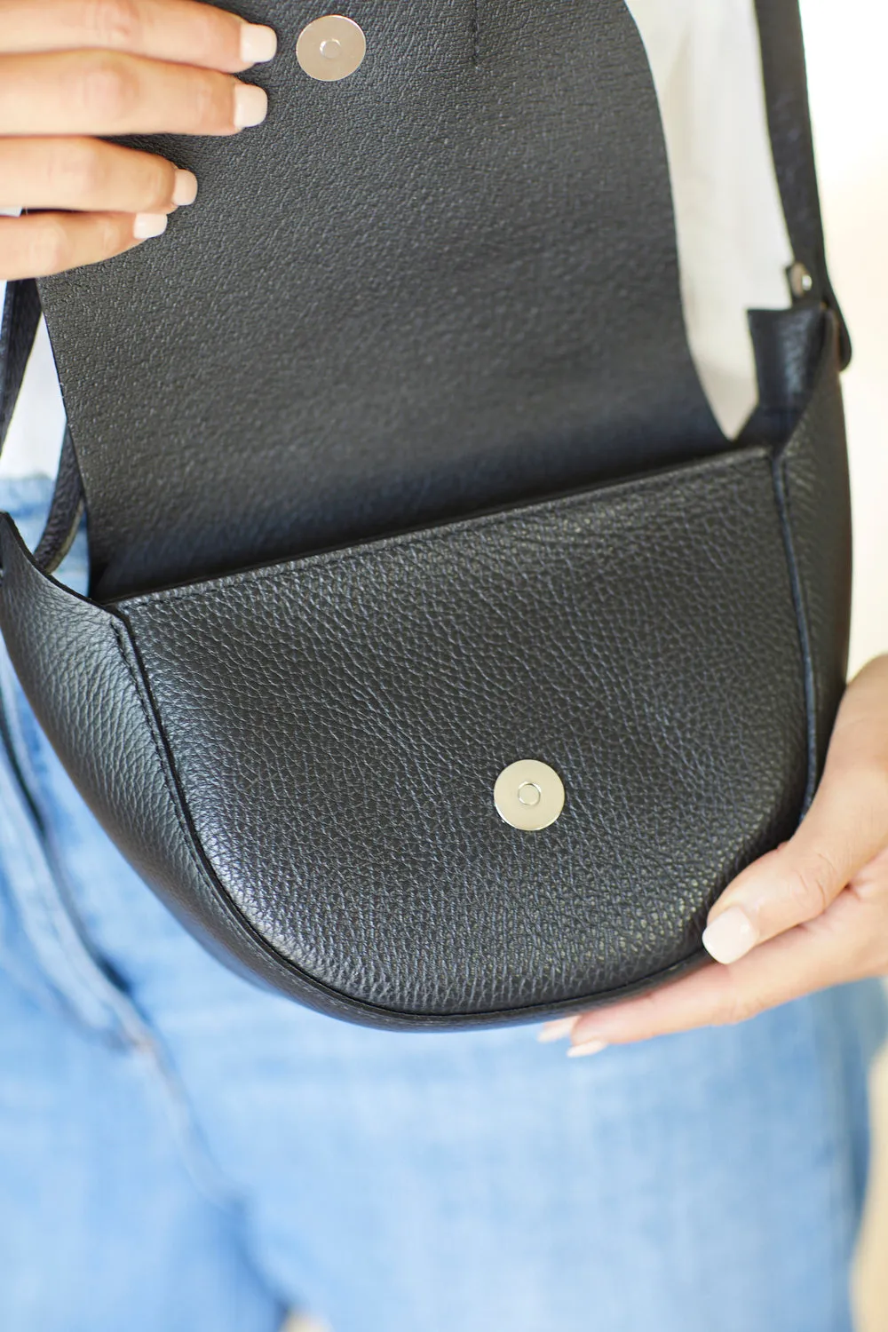 BOLSO DE PIEL BOMBONERA  NEGRO
