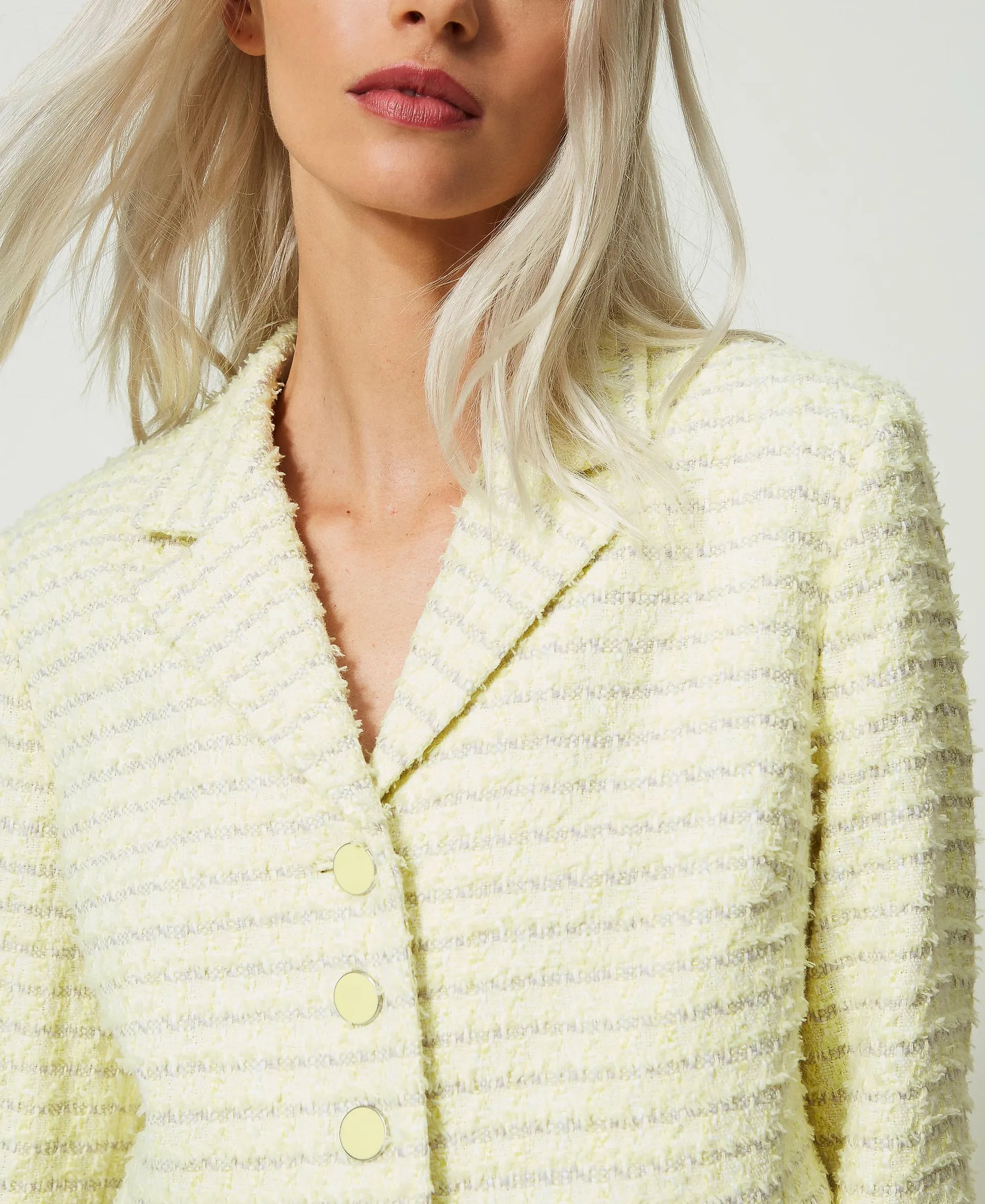 Chaqueta de bouclé con flecos