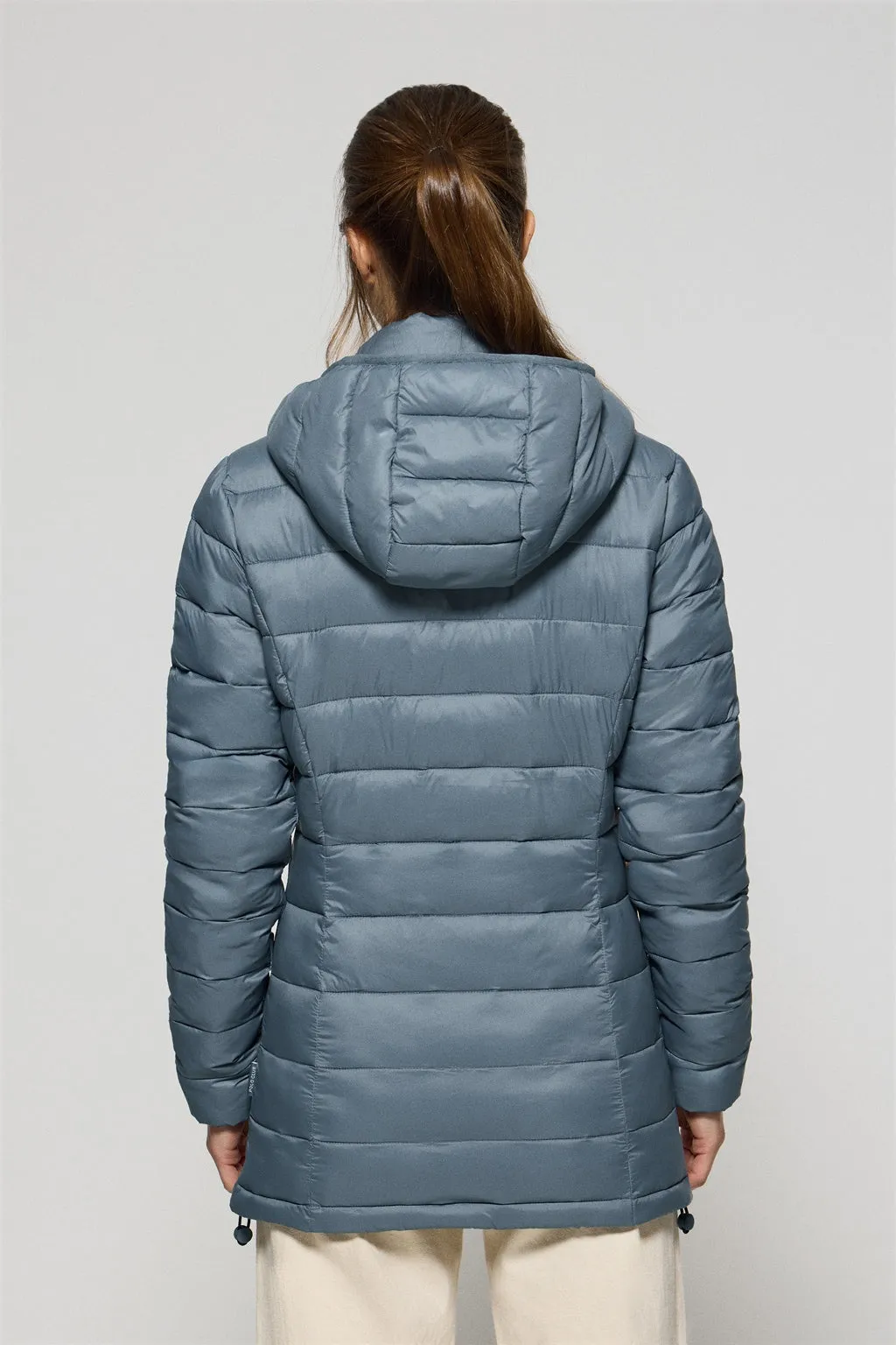 Chaqueta ultralight azul denim Cintia de capucha extraíble y bordado PC