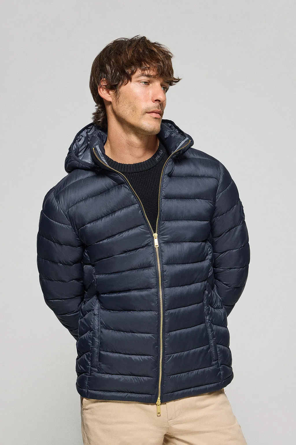 Chaqueta ultralight azul marino Corey de capucha extraíble y bordado PC