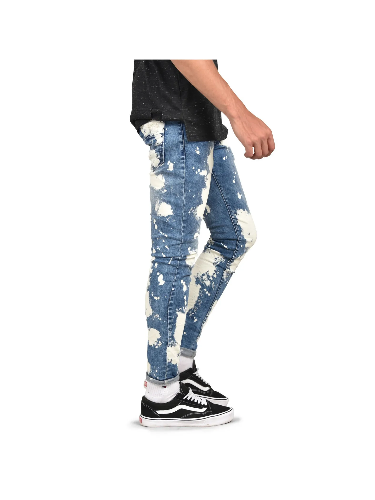 Jeans azules desteñidos y manchados