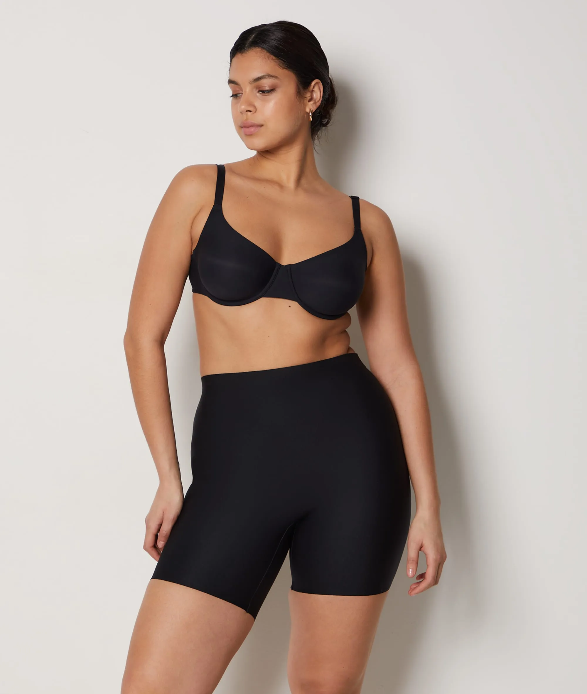MALLA AJUSTADA DE MICROFIBRA DEEP V BACK CONTROL NOIR  ETAM