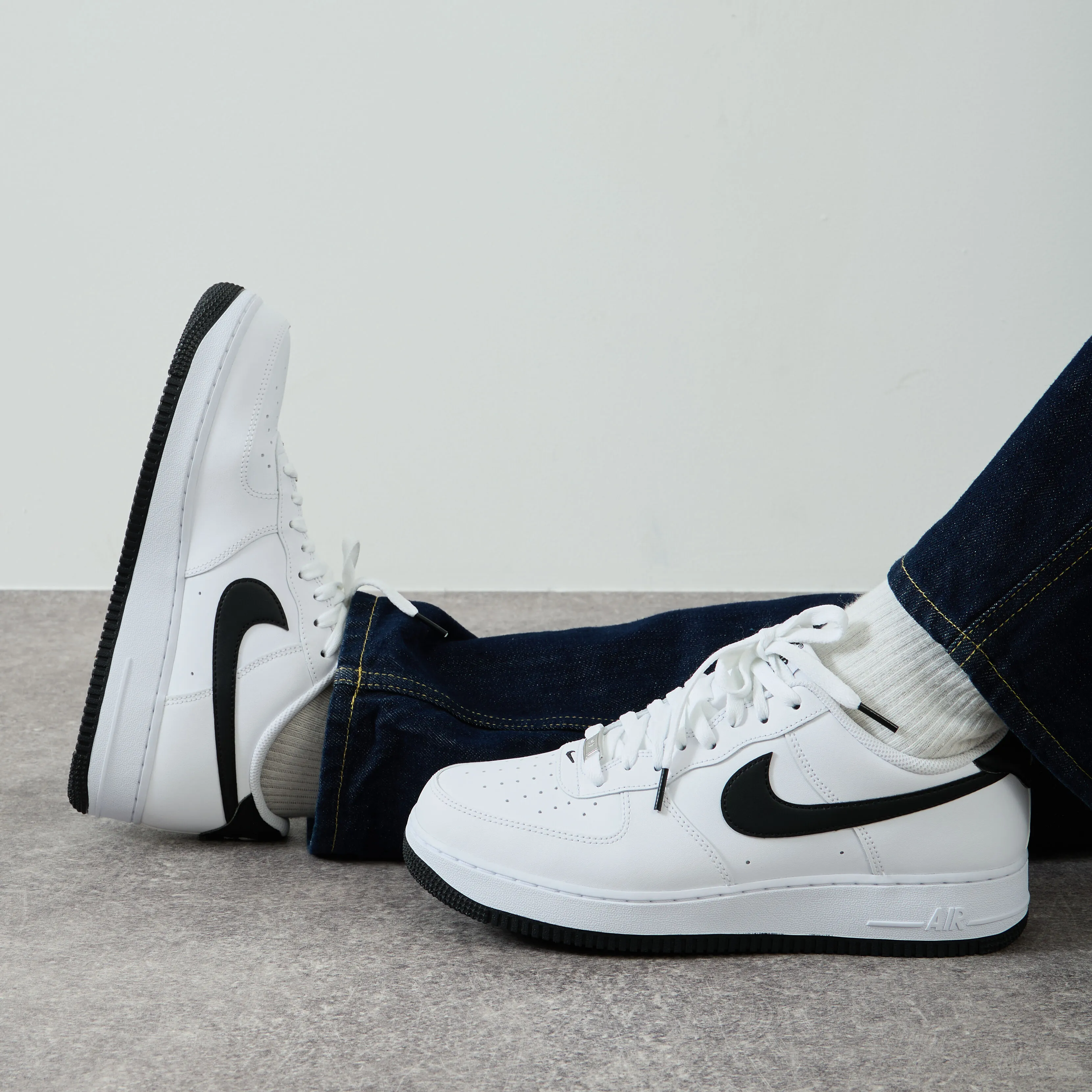NIKE AIR FORCE 1 LOW