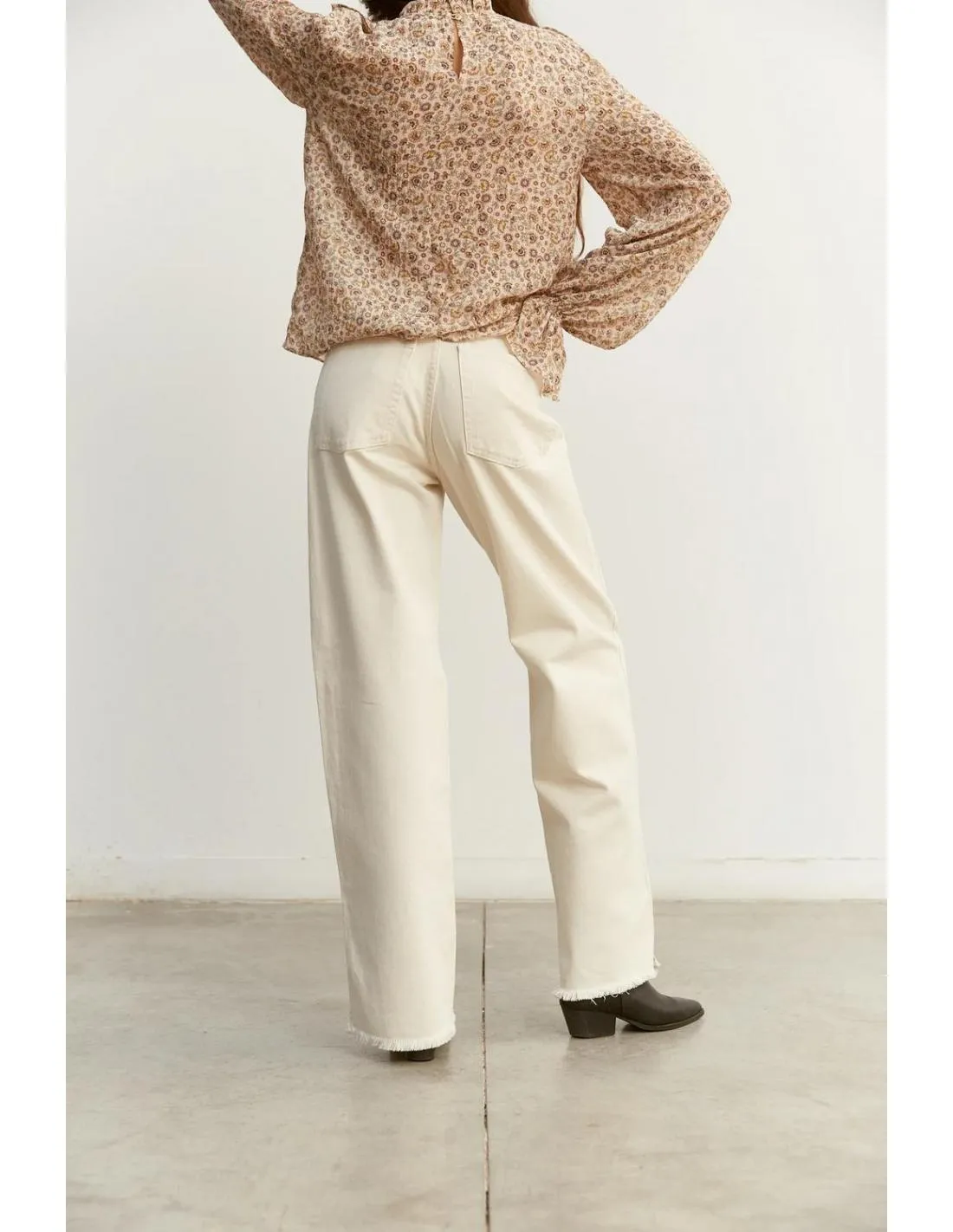 PANTALÓN LARGO ECRU NAME THE BRAND DANIELLE