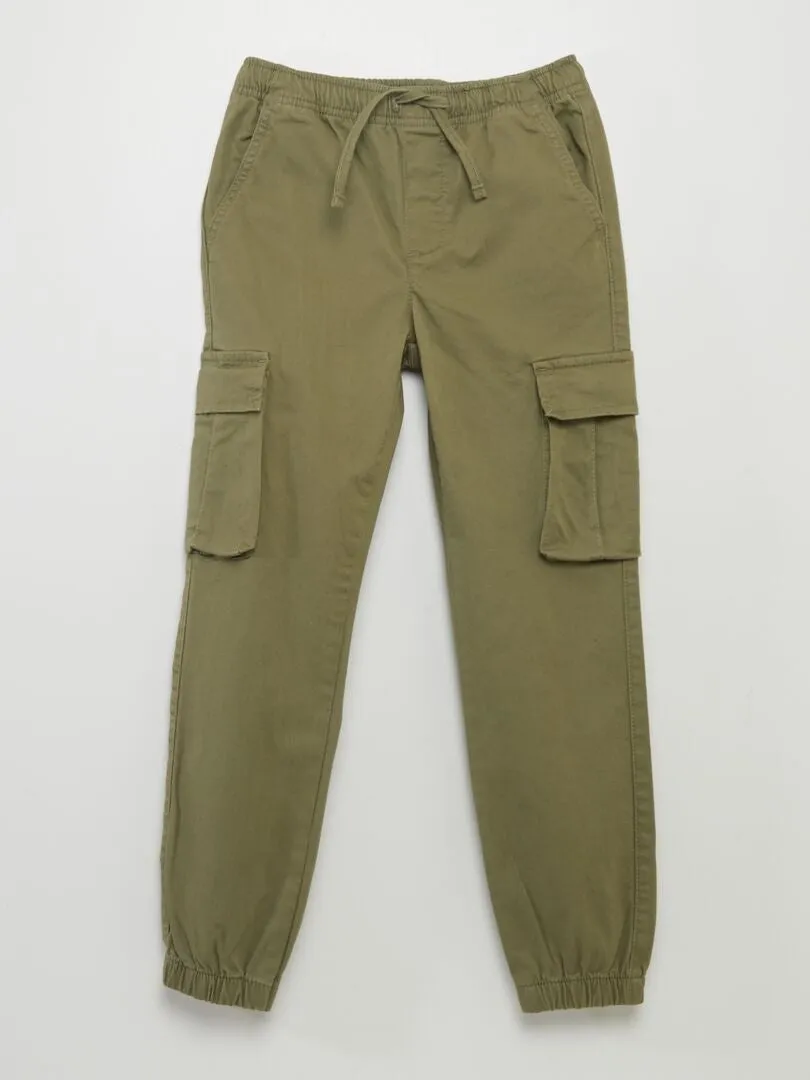 PANTALóN CON MúLTIPLES BOLSILLOS  VERDE