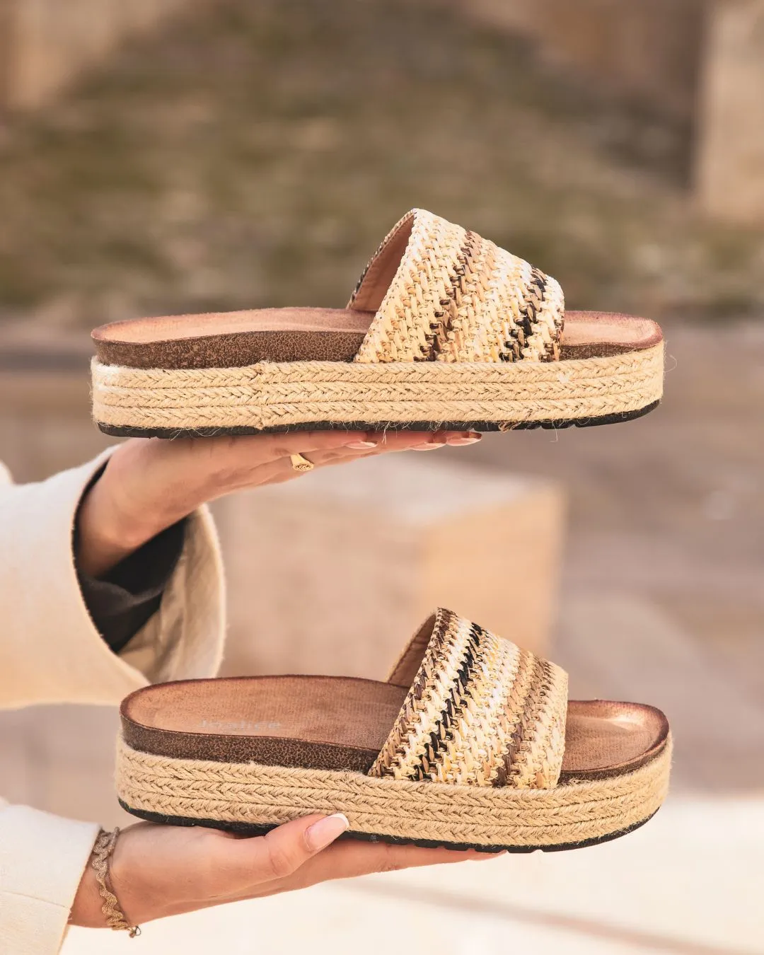 SANDALIA DE PLATAFORMA MULTICOLOR PARA MUJER  FABIENNE