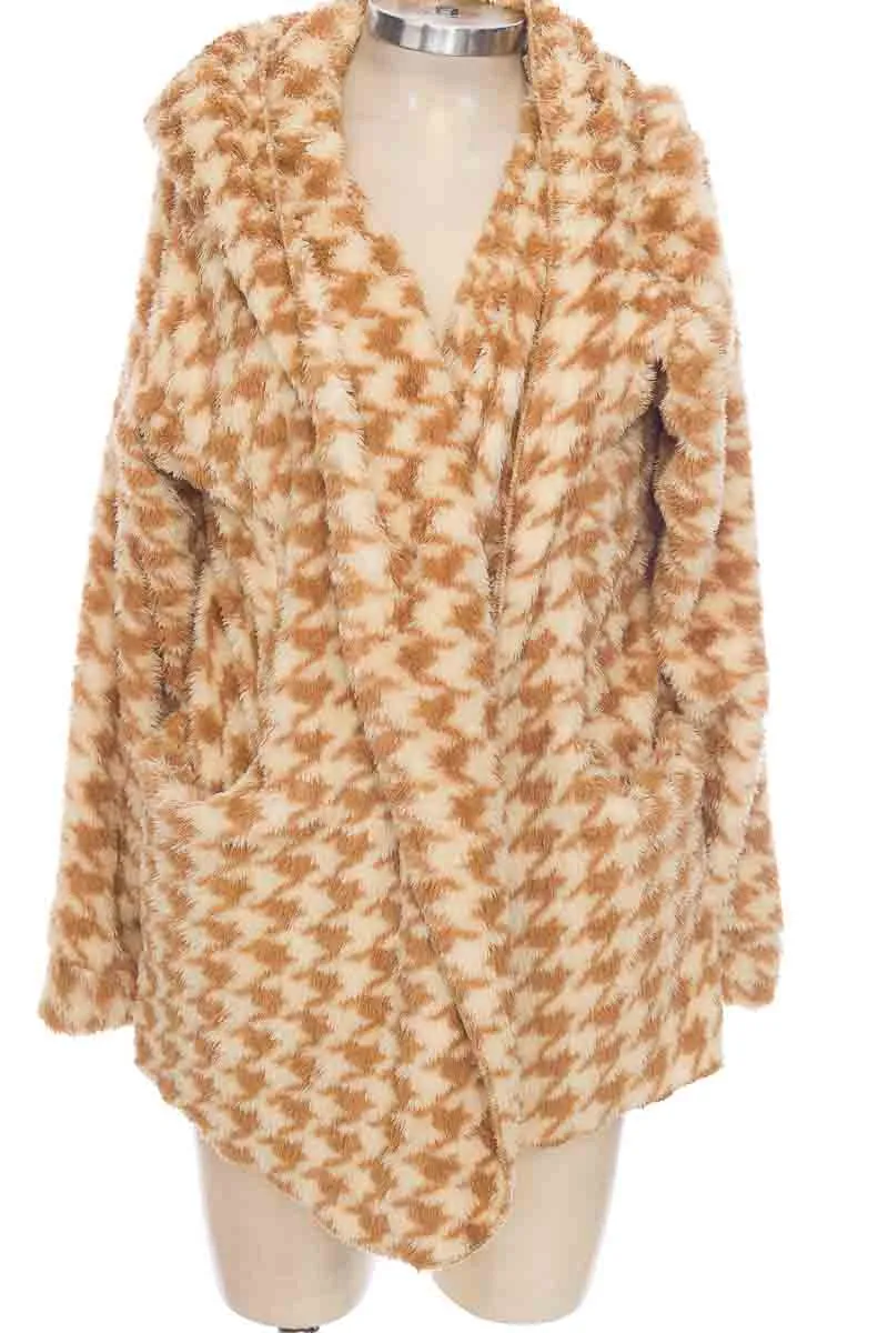 SWEATER COLOR BEIGE  CLOSEANDO