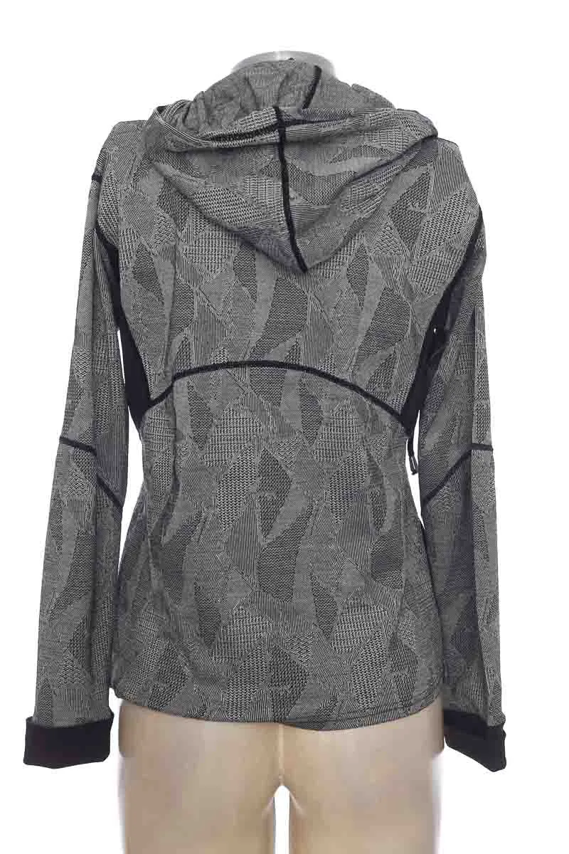 SWEATER COLOR GRIS  CLOSEANDO