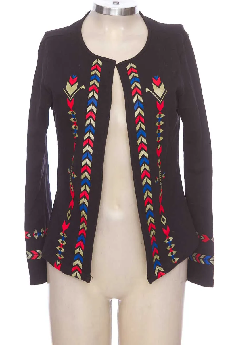 SWEATER COLOR NEGRO  CLOSEANDO
