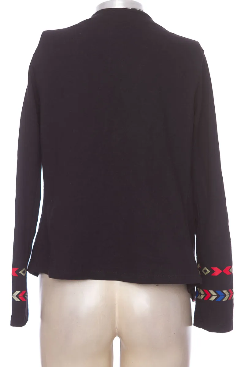 SWEATER COLOR NEGRO  CLOSEANDO