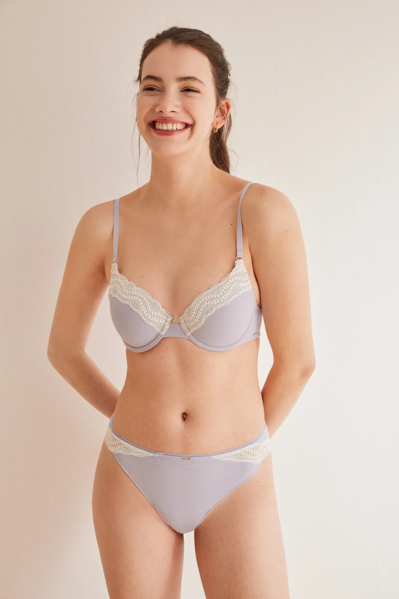 Tanga tira algodón lila