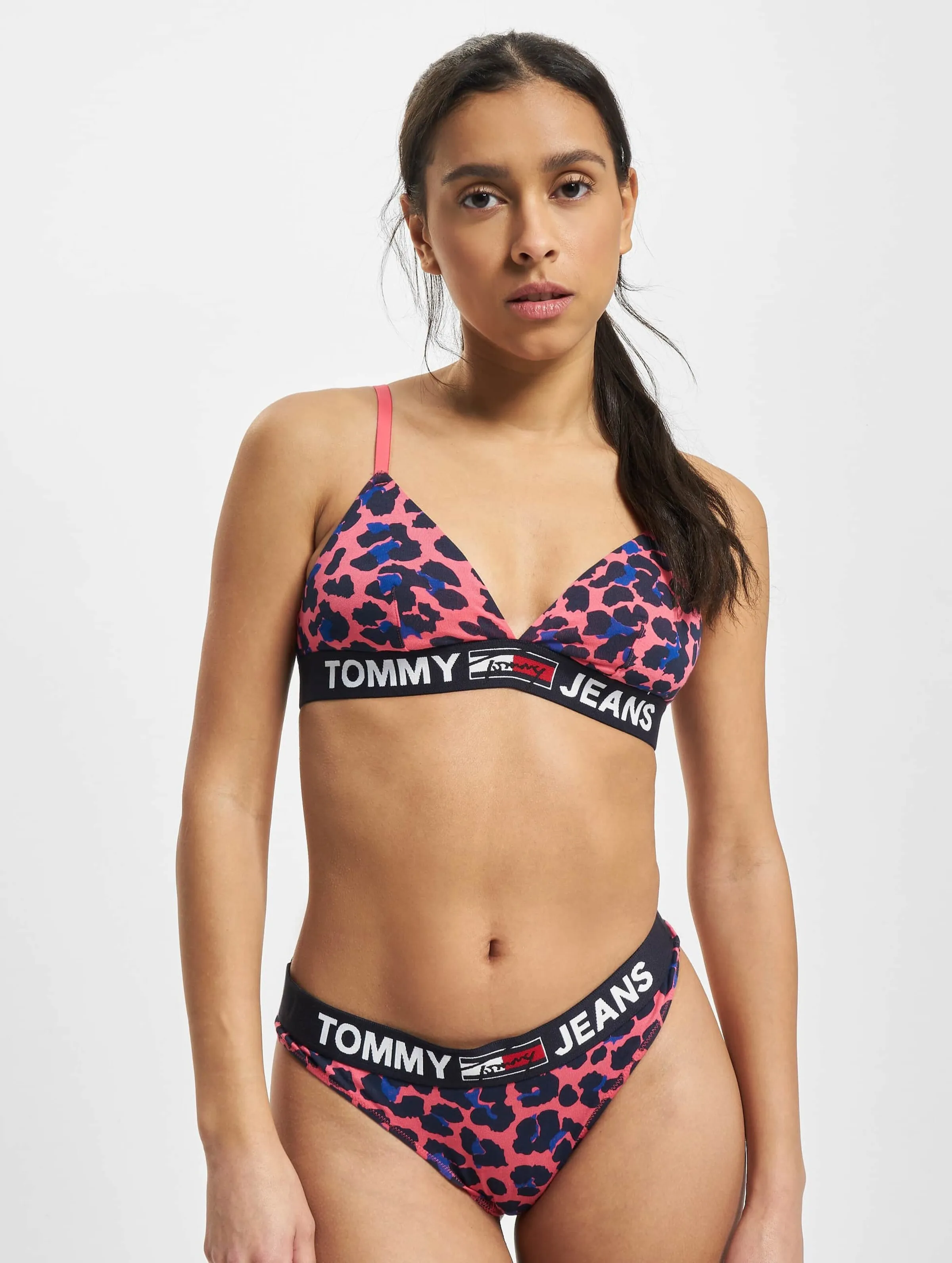 Tommy Jeans Triangle Print