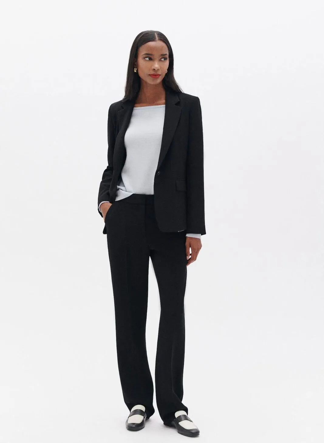 VANTEA  CHAQUETA AJUSTADA CON CUELLO DE SASTRE EN NEGRO