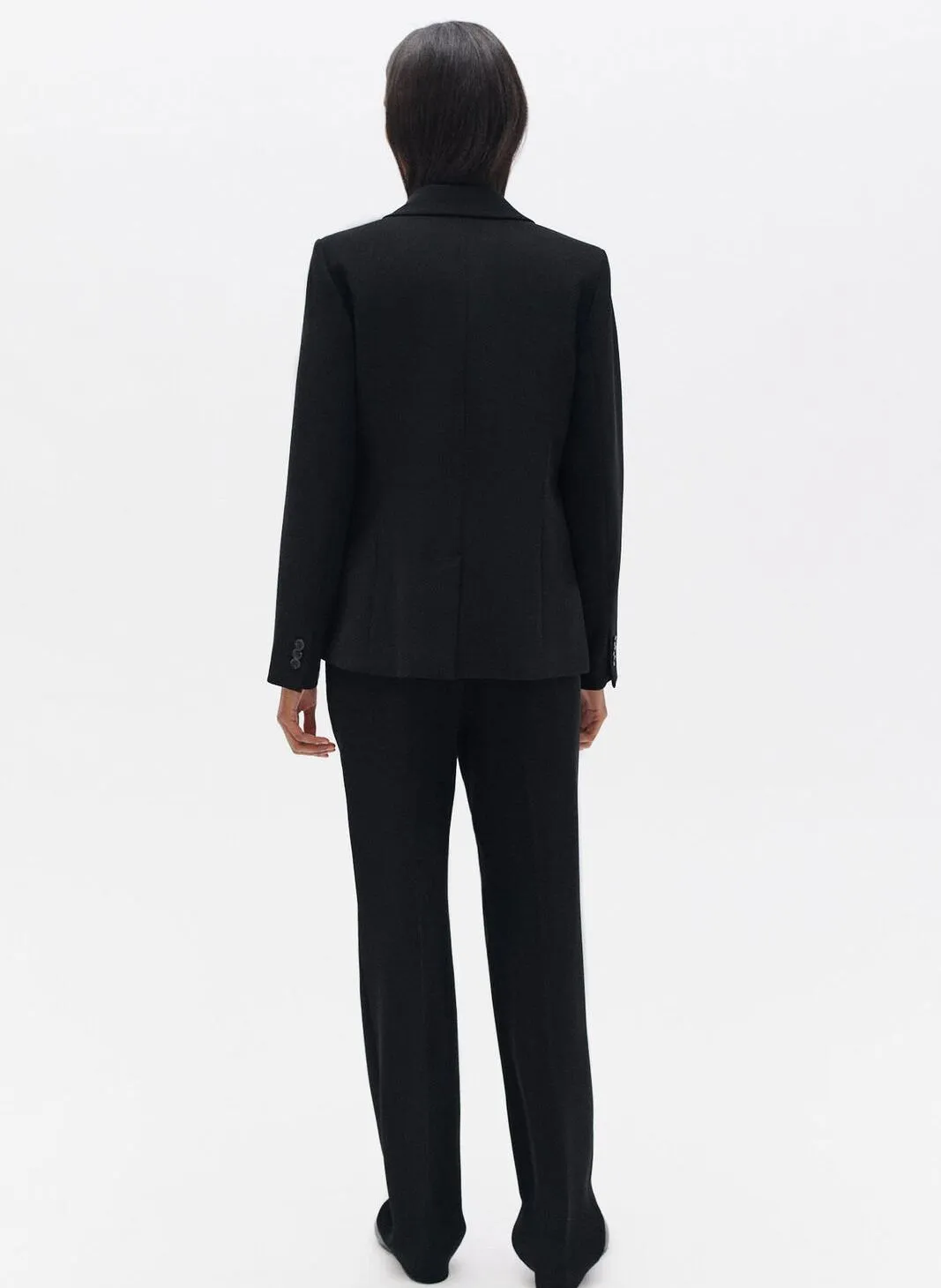 VANTEA  CHAQUETA AJUSTADA CON CUELLO DE SASTRE EN NEGRO