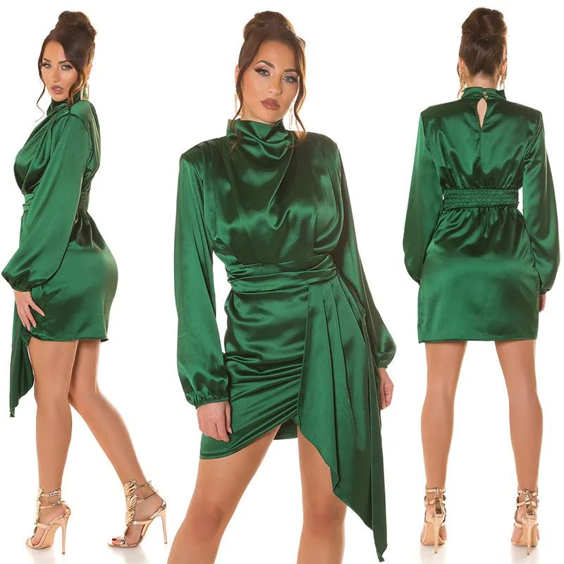 Vestido satinado chic color verde