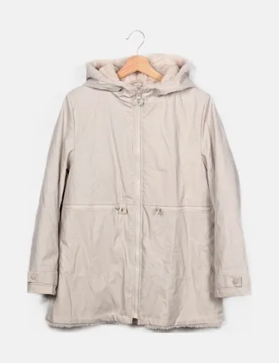Zara Abrigo beige detalle pelo