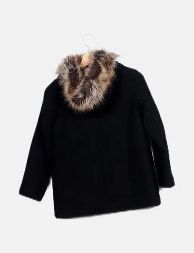 Zara Abrigo negro capucha pelo