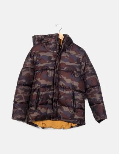 Zara Abrigo tricolor estampado militar