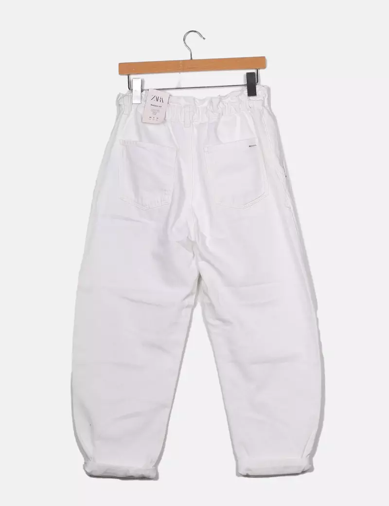 Zara Jeans blancos baggy